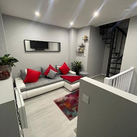 Unique Duplex Apartment Free Parking Free Wi-Fi 6 Minutes From Leeds City Centre Luaran gambar