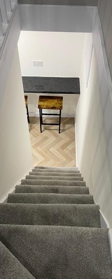 Unique Duplex Apartment Free Parking Free Wi-Fi 6 Minutes From Leeds City Centre Luaran gambar